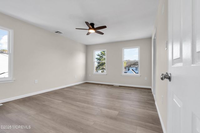 5 Buxton Court, Barnegat, NJ 08005