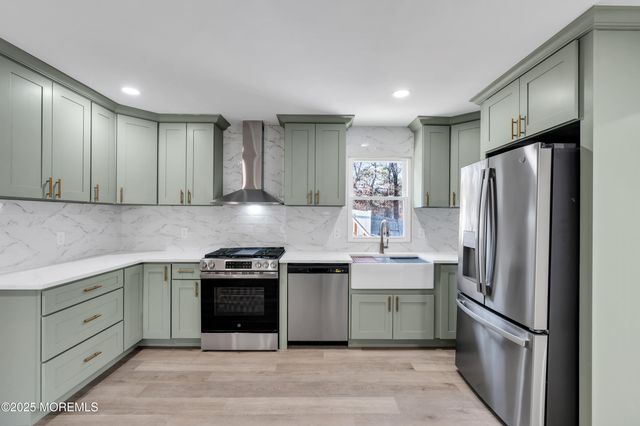 5 Buxton Court, Barnegat, NJ 08005