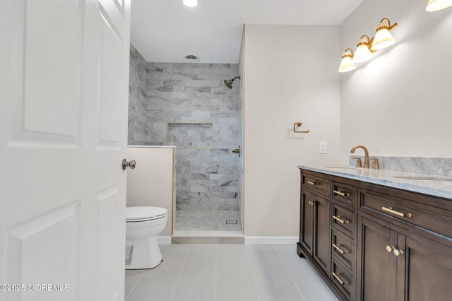 5 Buxton Court, Barnegat, NJ 08005