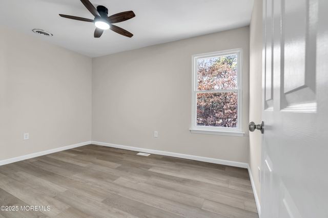 5 Buxton Court, Barnegat, NJ 08005