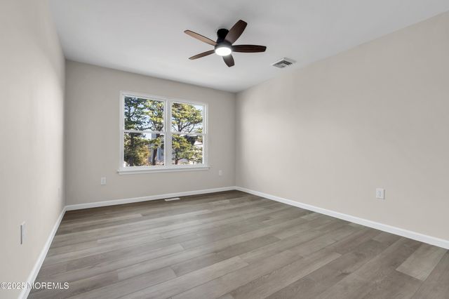 5 Buxton Court, Barnegat, NJ 08005