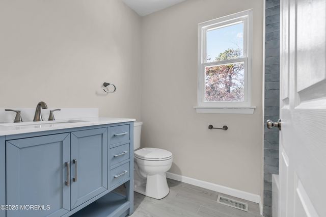 5 Buxton Court, Barnegat, NJ 08005