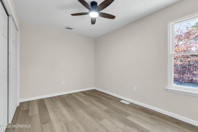 5 Buxton Court, Barnegat, NJ 08005