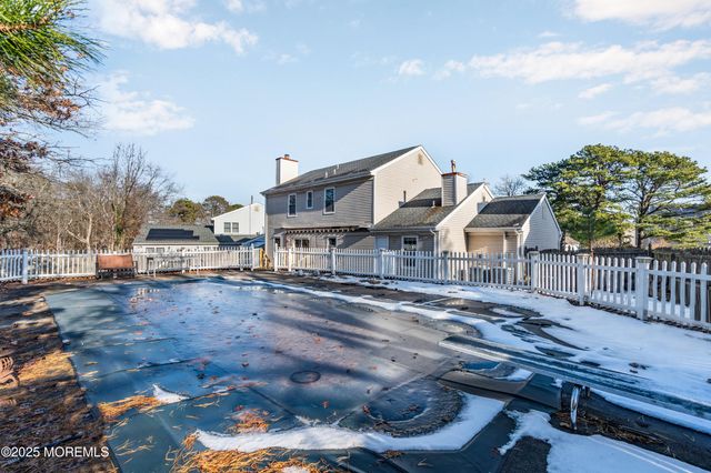 5 Buxton Court, Barnegat, NJ 08005