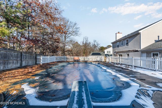 5 Buxton Court, Barnegat, NJ 08005