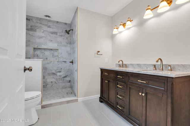 5 Buxton Court, Barnegat, NJ 08005