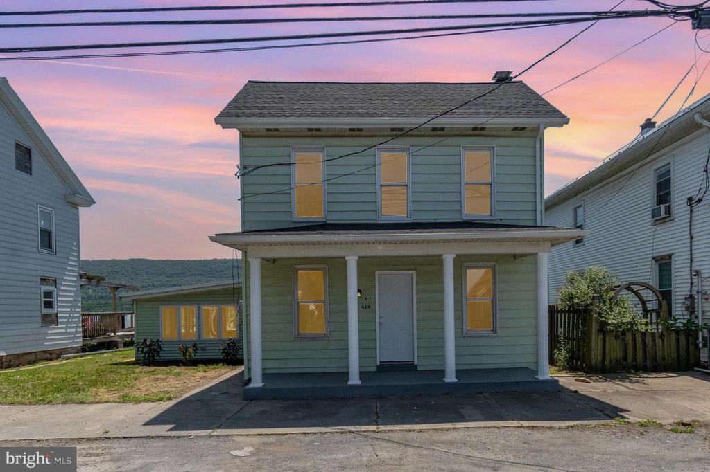 414 E MARKET ST, Gratz, PA 17030