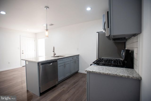 2227 E CUMBERLAND ST, Philadelphia, PA 19125