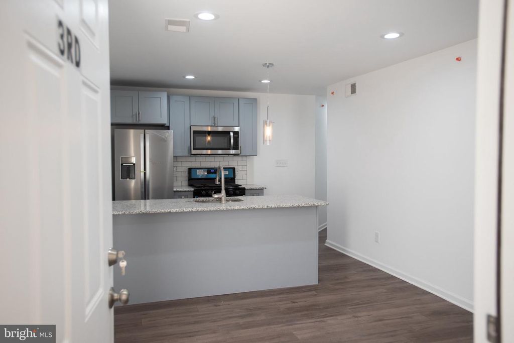 2227 E CUMBERLAND ST, PHILADELPHIA, PA 19125 — photo 4