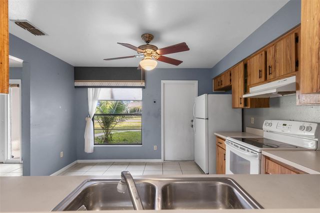 17635 MEADOWBRIDGE DRIVE, Lutz, FL 33549