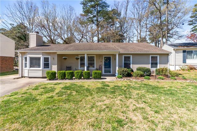 19 Old Church CIR, Portsmouth, VA 23703