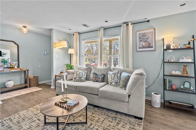 19 Old Church CIR, Portsmouth, VA 23703