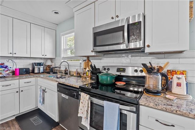 19 Old Church CIR, Portsmouth, VA 23703