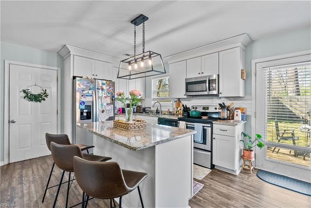 19 Old Church CIR, Portsmouth, VA 23703