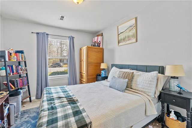 19 Old Church CIR, Portsmouth, VA 23703