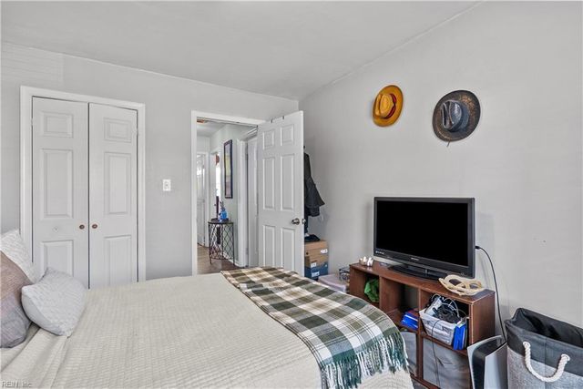 19 Old Church CIR, Portsmouth, VA 23703