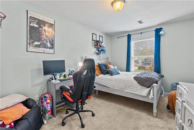 19 Old Church CIR, Portsmouth, VA 23703