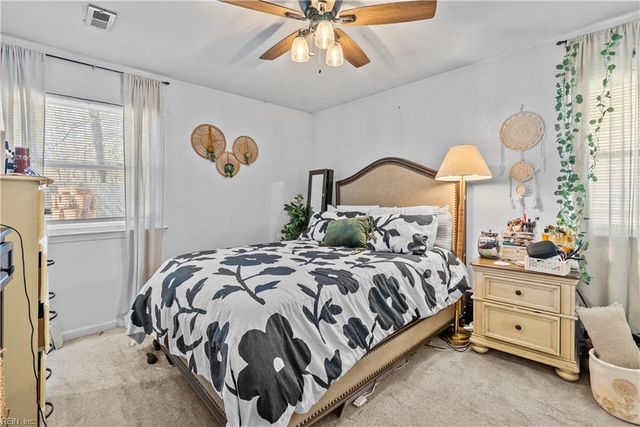 19 Old Church CIR, Portsmouth, VA 23703