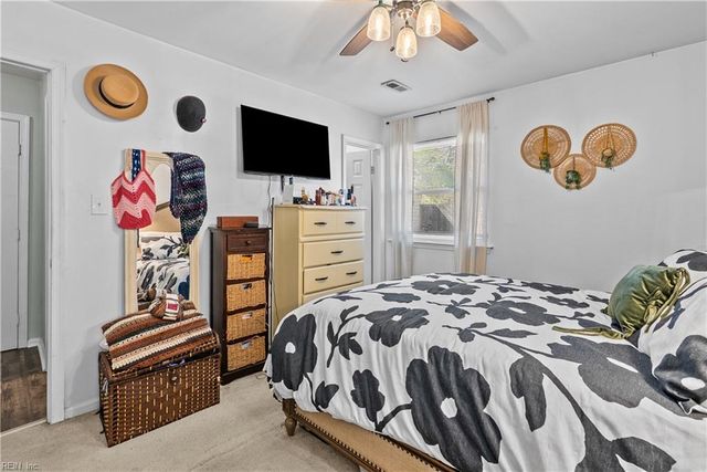 19 Old Church CIR, Portsmouth, VA 23703