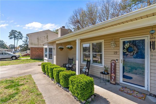 19 Old Church CIR, Portsmouth, VA 23703