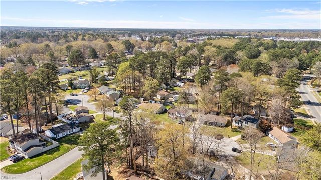 19 Old Church CIR, Portsmouth, VA 23703