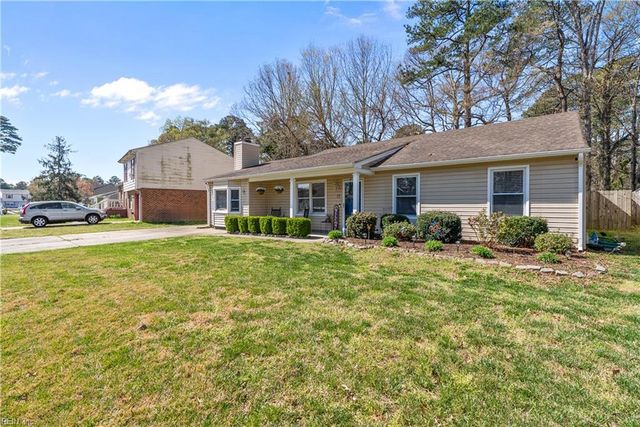 19 Old Church CIR, Portsmouth, VA 23703