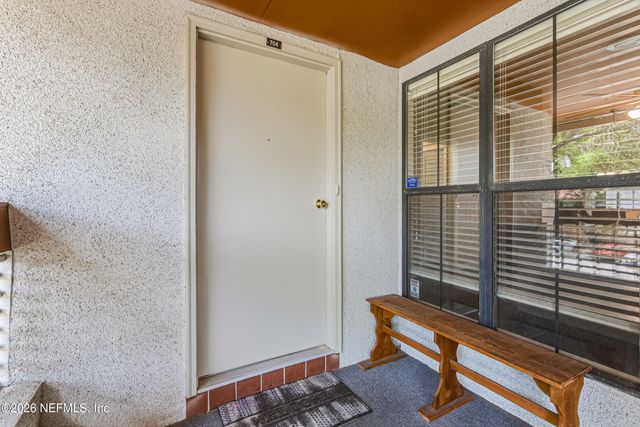 704 WOOD HILL Drive 704, Jacksonville, FL 32256