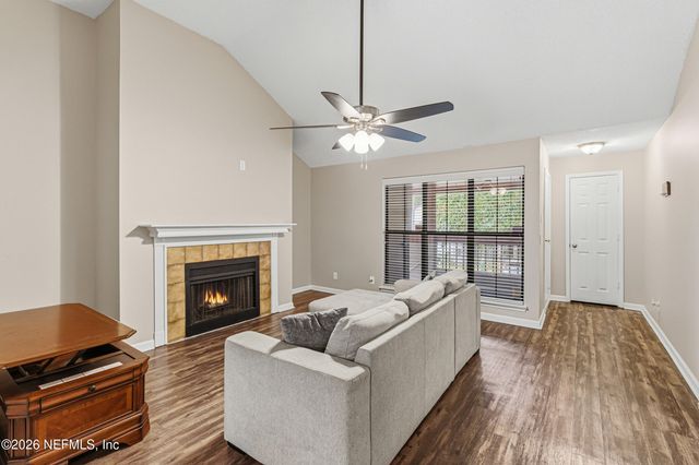 704 WOOD HILL Drive 704, Jacksonville, FL 32256