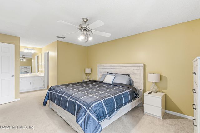 704 WOOD HILL Drive 704, Jacksonville, FL 32256