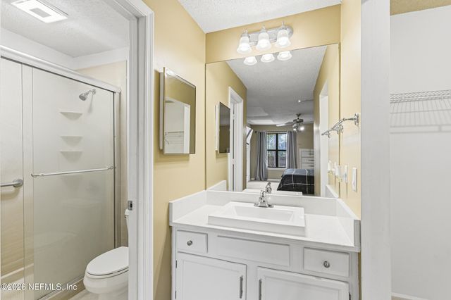 704 WOOD HILL Drive 704, Jacksonville, FL 32256