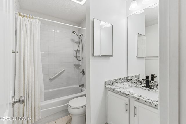 704 WOOD HILL Drive 704, Jacksonville, FL 32256