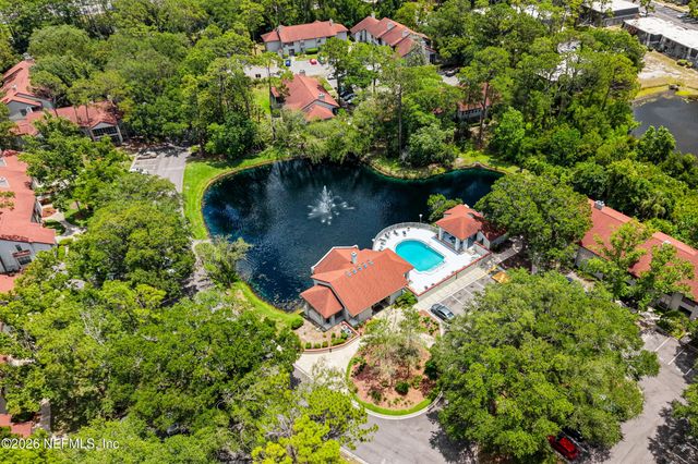 704 WOOD HILL Drive 704, Jacksonville, FL 32256
