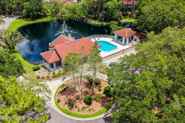 704 WOOD HILL Drive 704, Jacksonville, FL 32256