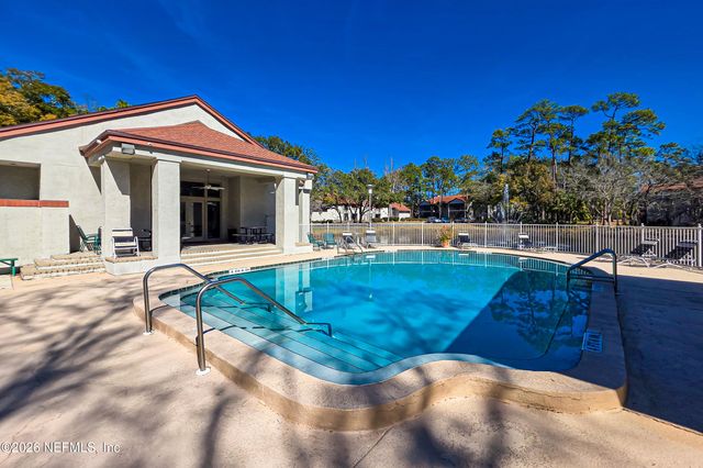 704 WOOD HILL Drive 704, Jacksonville, FL 32256