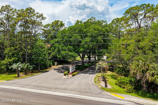 704 WOOD HILL Drive 704, Jacksonville, FL 32256