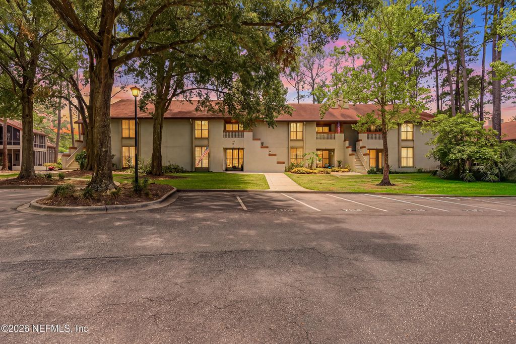 704 WOOD HILL Drive 704, Jacksonville, FL 32256