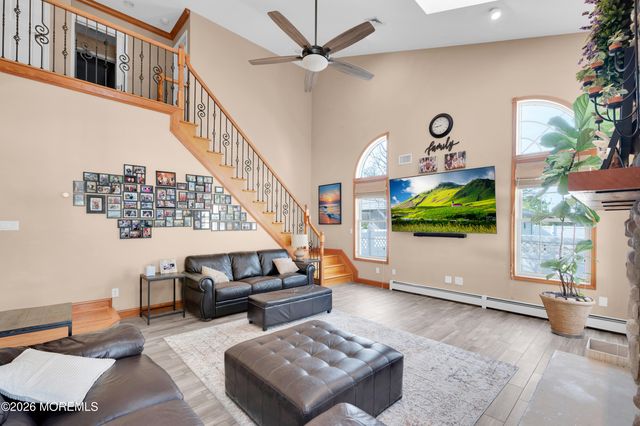 928 Seaman Avenue, Beachwood, NJ 08722