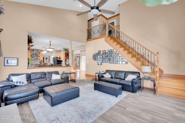 928 Seaman Avenue, Beachwood, NJ 08722