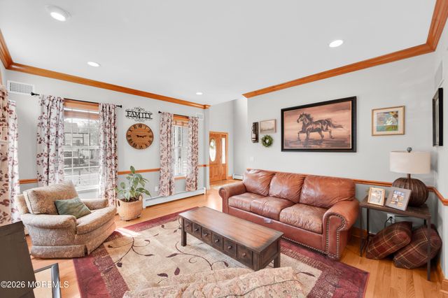 928 Seaman Avenue, Beachwood, NJ 08722