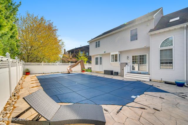 928 Seaman Avenue, Beachwood, NJ 08722