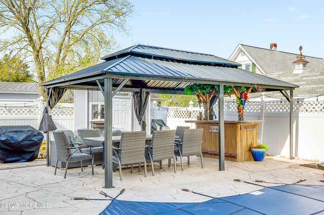 928 Seaman Avenue, Beachwood, NJ 08722