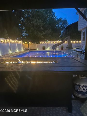 928 Seaman Avenue, Beachwood, NJ 08722