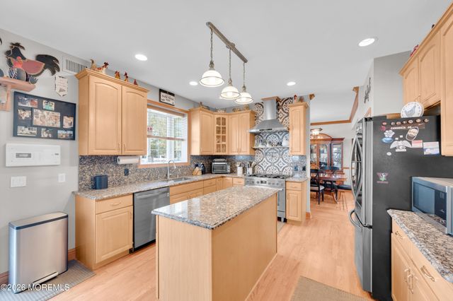 928 Seaman Avenue, Beachwood, NJ 08722