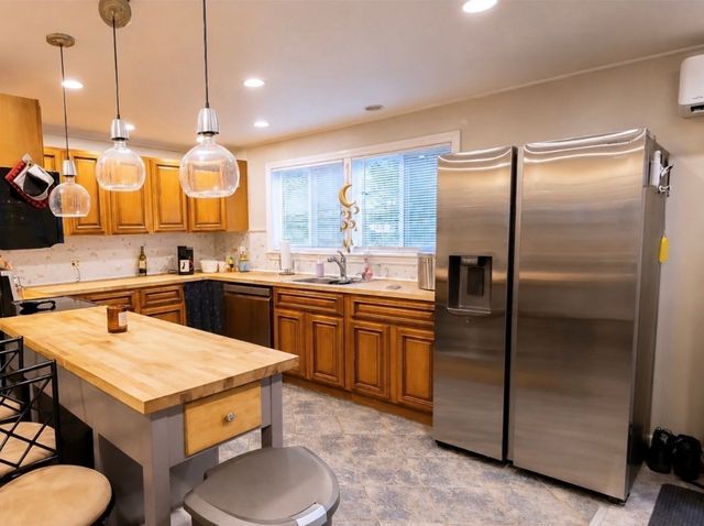 339 Drury Ave, Athol, MA 01364