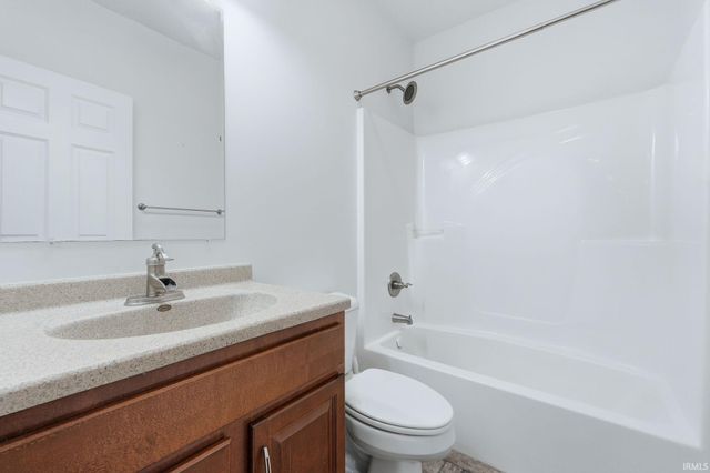 278 S Cross Creek Way, Columbia City, IN 46725