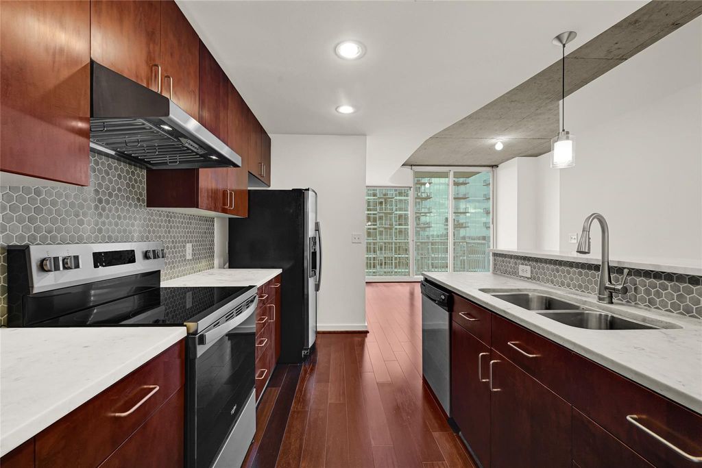 5925 Almeda Road 11508, Houston, TX 77004