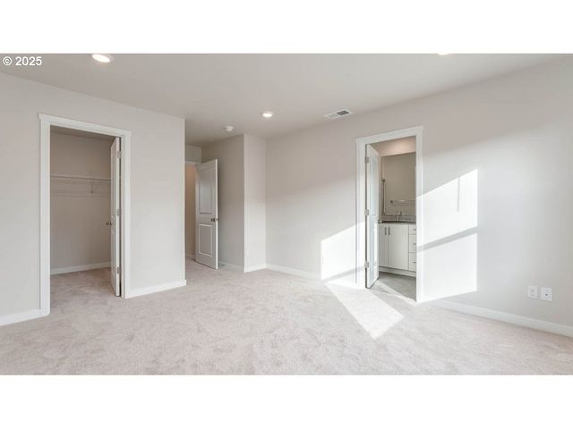 1992 Aspen Ln, Forest Grove, OR 97116