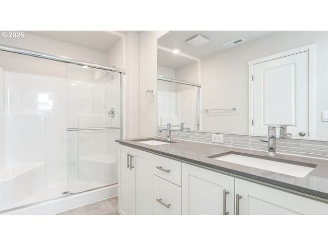 1992 Aspen Ln, Forest Grove, OR 97116