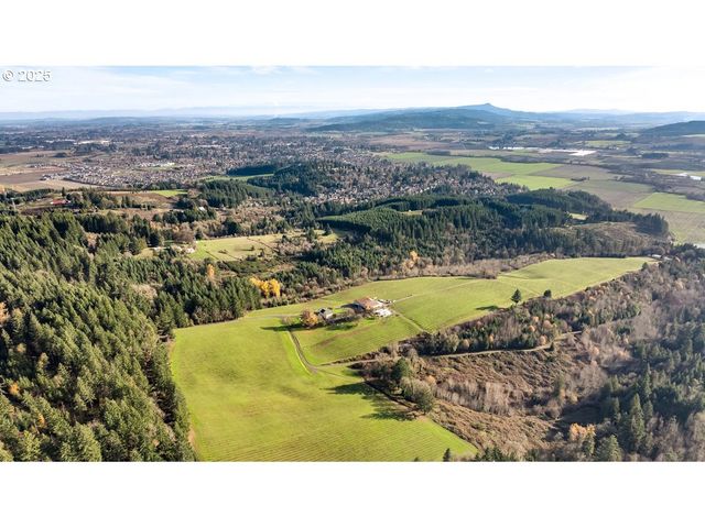 1992 Aspen Ln, Forest Grove, OR 97116