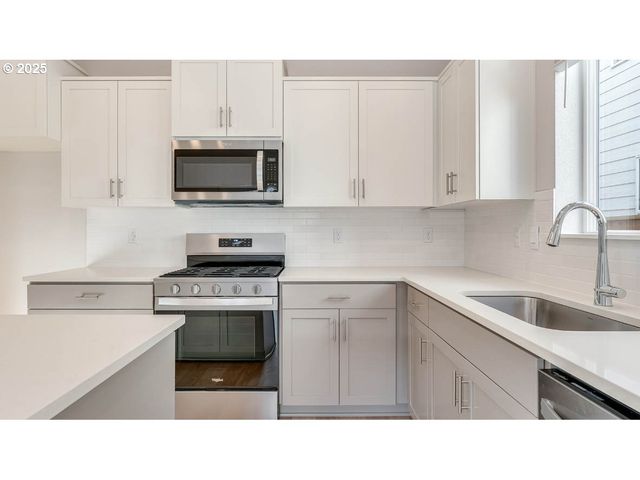 1992 Aspen Ln, Forest Grove, OR 97116